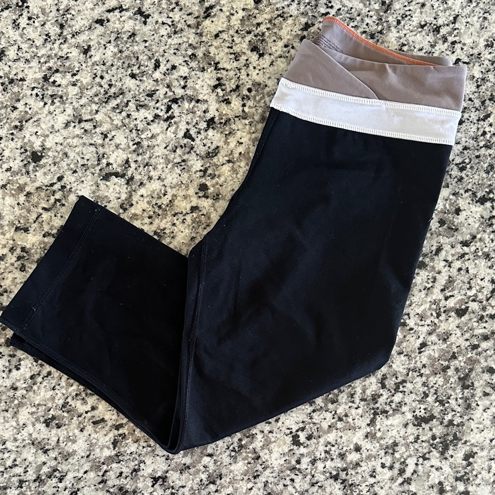 VSX Black Capri Leggings